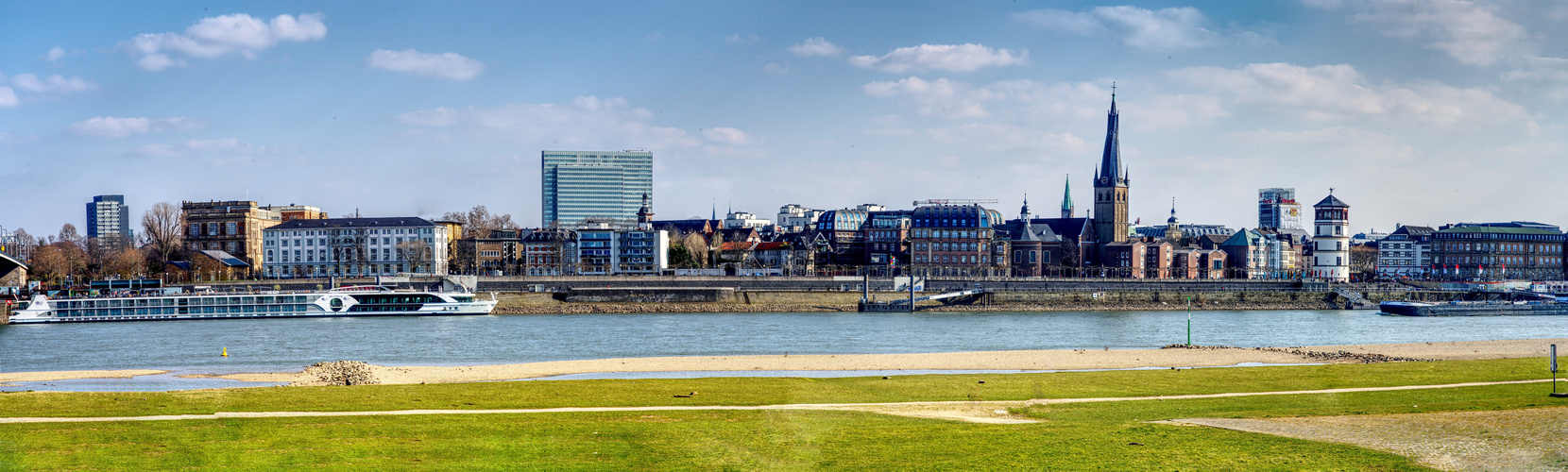 Düsseldorf Altstadt Skyline