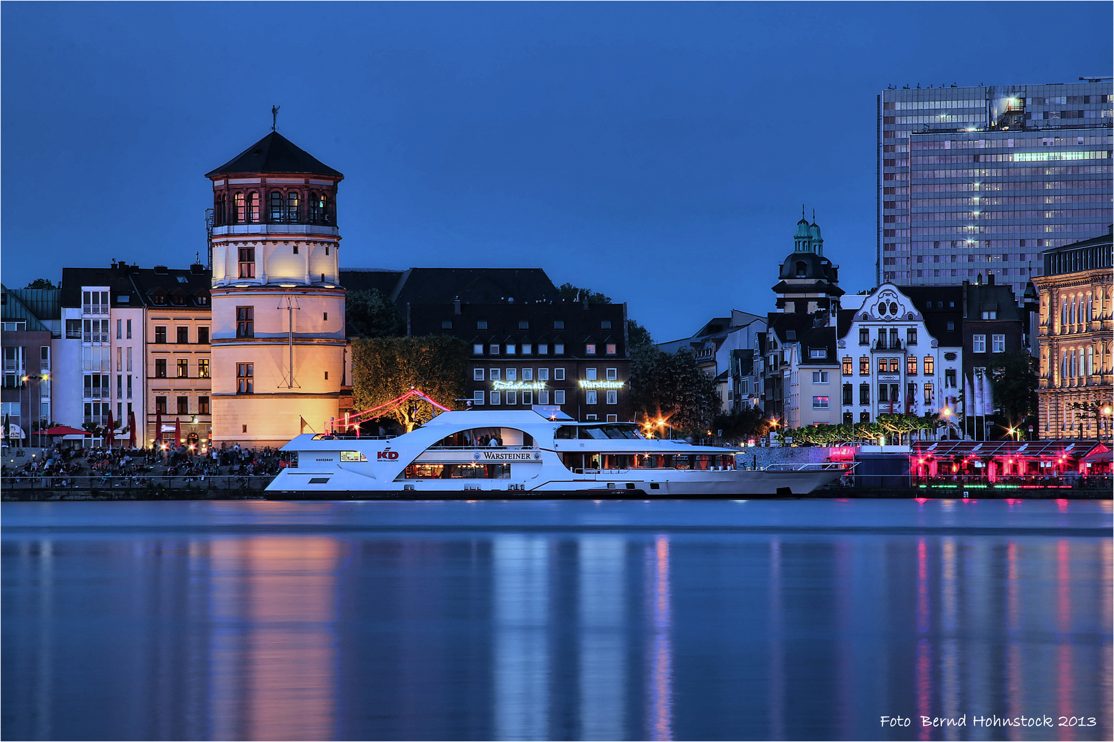 Düsseldorf Altstadt ..... Warsteiner zu Besuch