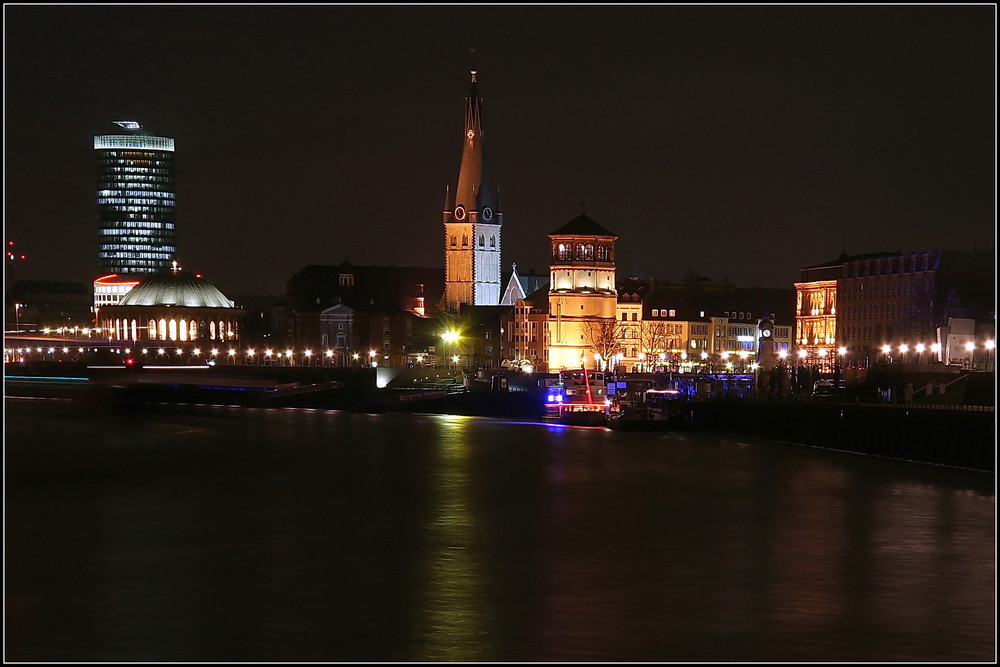 Düsseldorf Altstadtufer ..