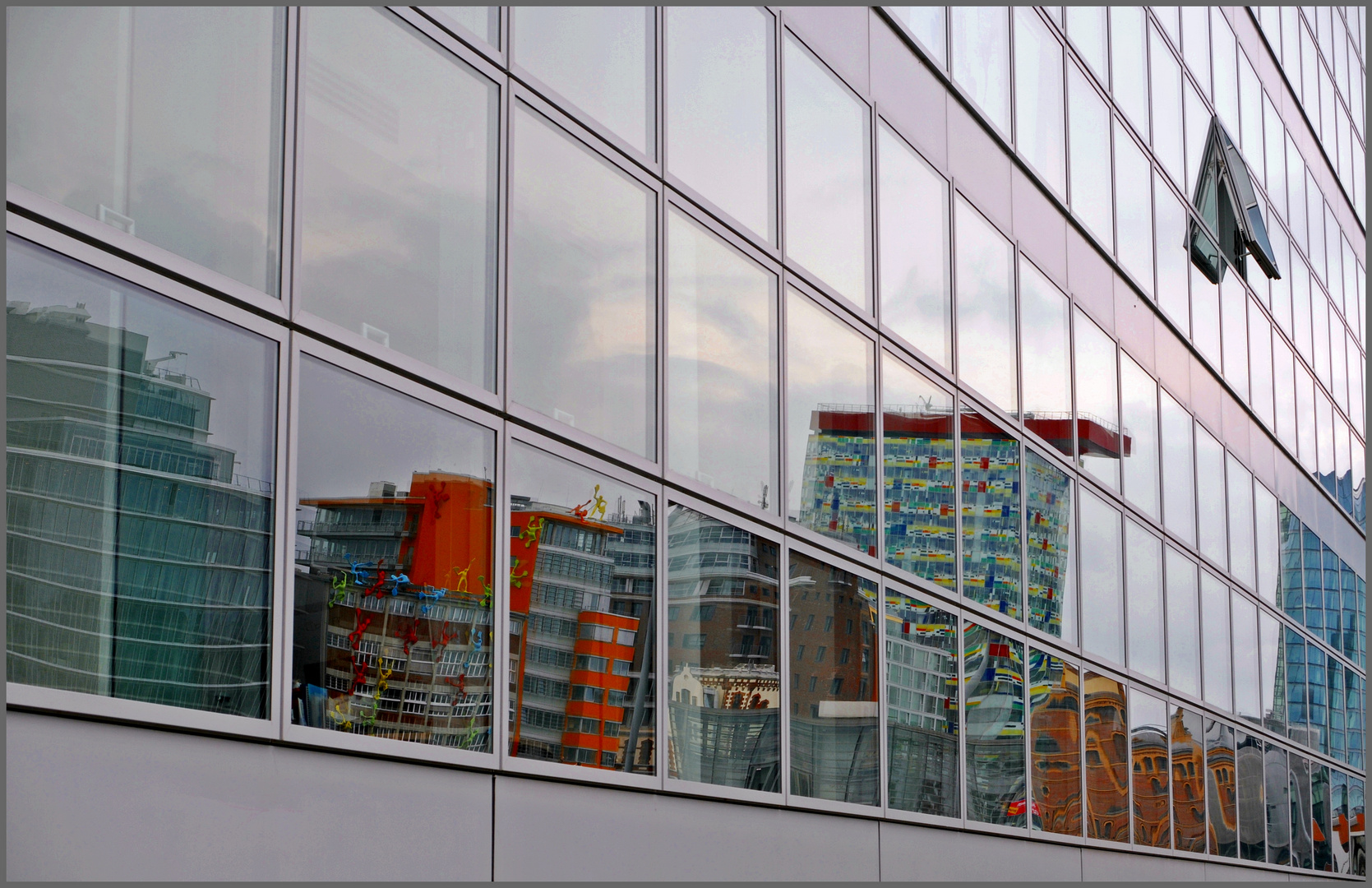 Düsseldorf am Handelshafen