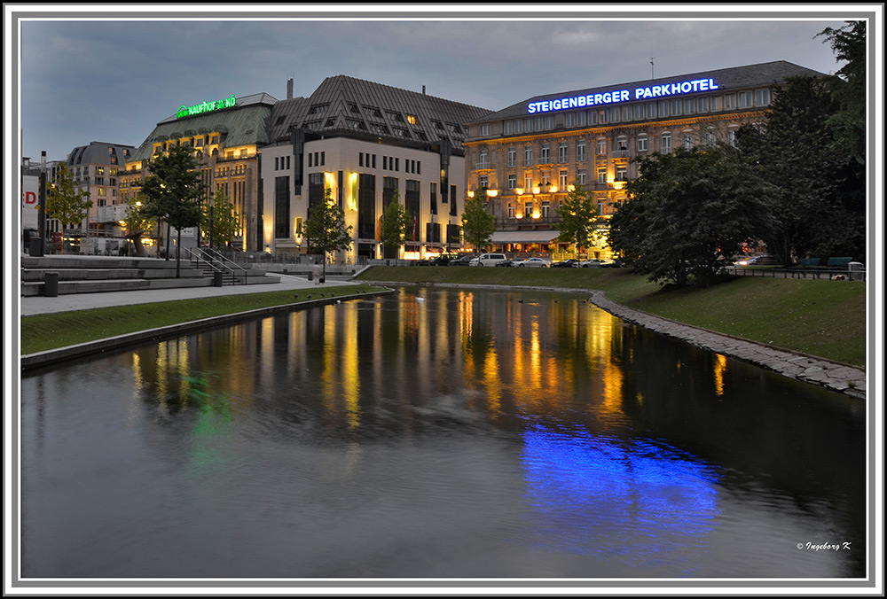 Düsseldorf - Am Kö-Bogen - Königsallee - mit Steigenberger Hotel und Kaufhof