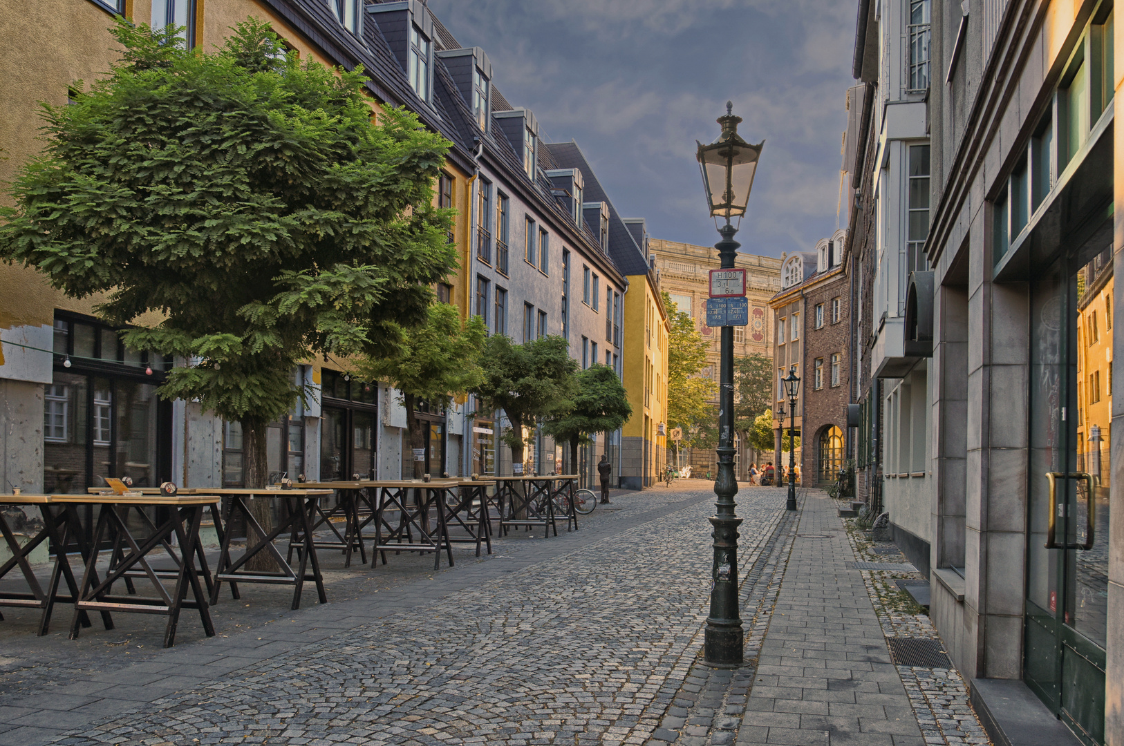 Düsseldorf  am Nachmittag - Altstadt Rand   -  "Eiskellerbereich