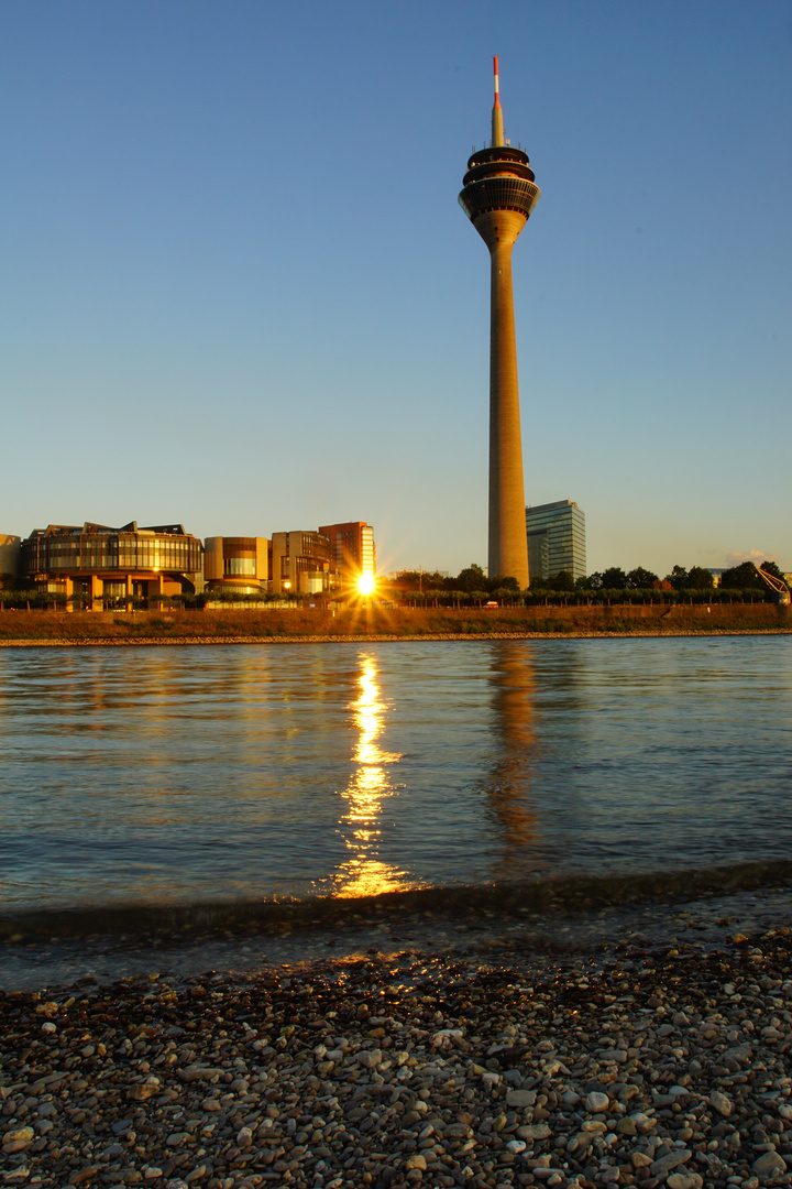 Düsseldorf am Rhein-1 Foto & Bild | deutschland, europe ...