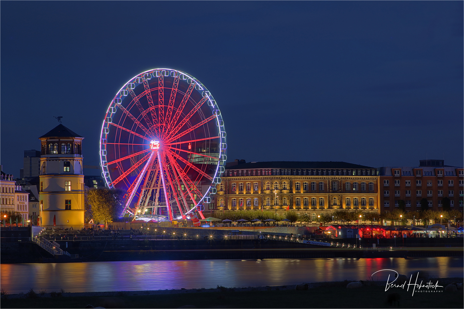  Düsseldorf am Rhein ..... AlarmstufeRot 