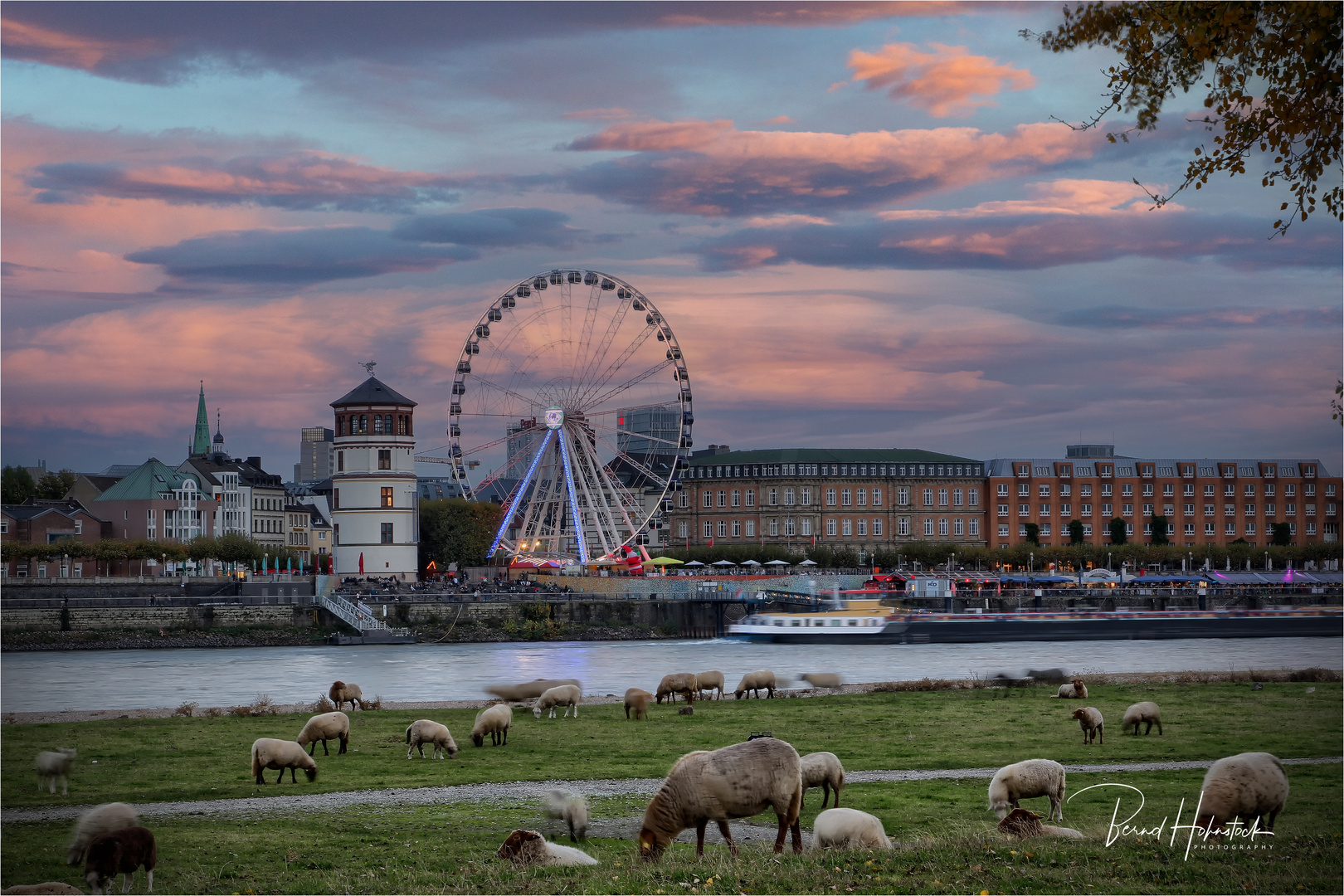  Düsseldorf am Rhein .....