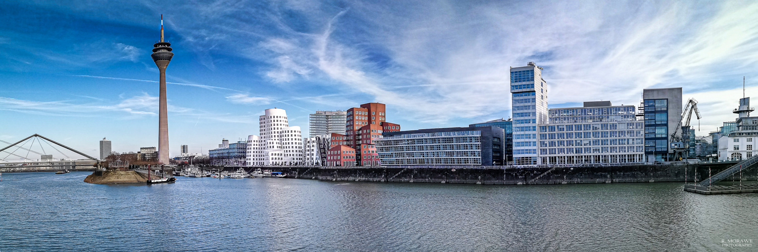 Düsseldorf am Rhein- Panorama