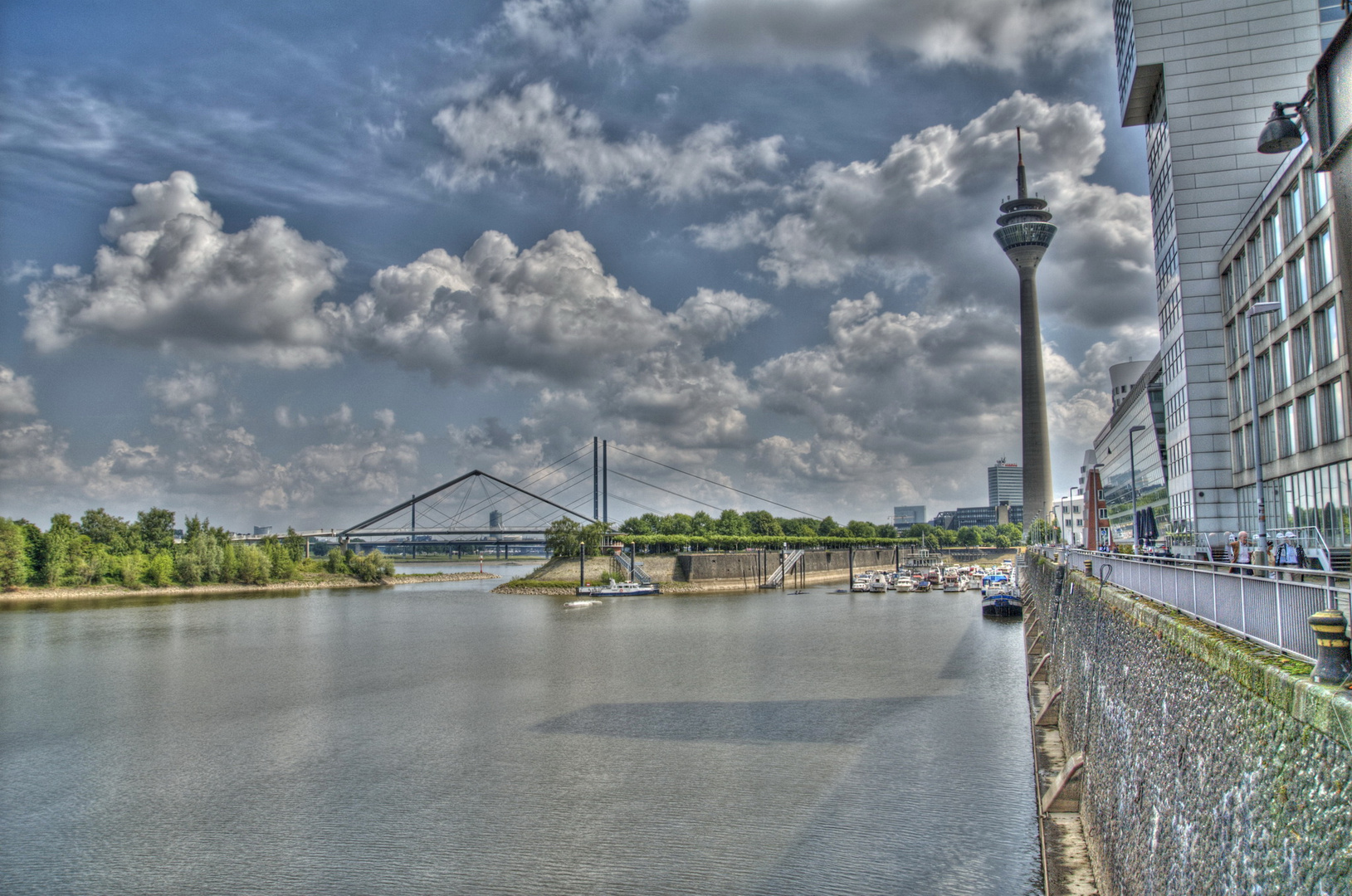 Düsseldorf am Rheinhafen