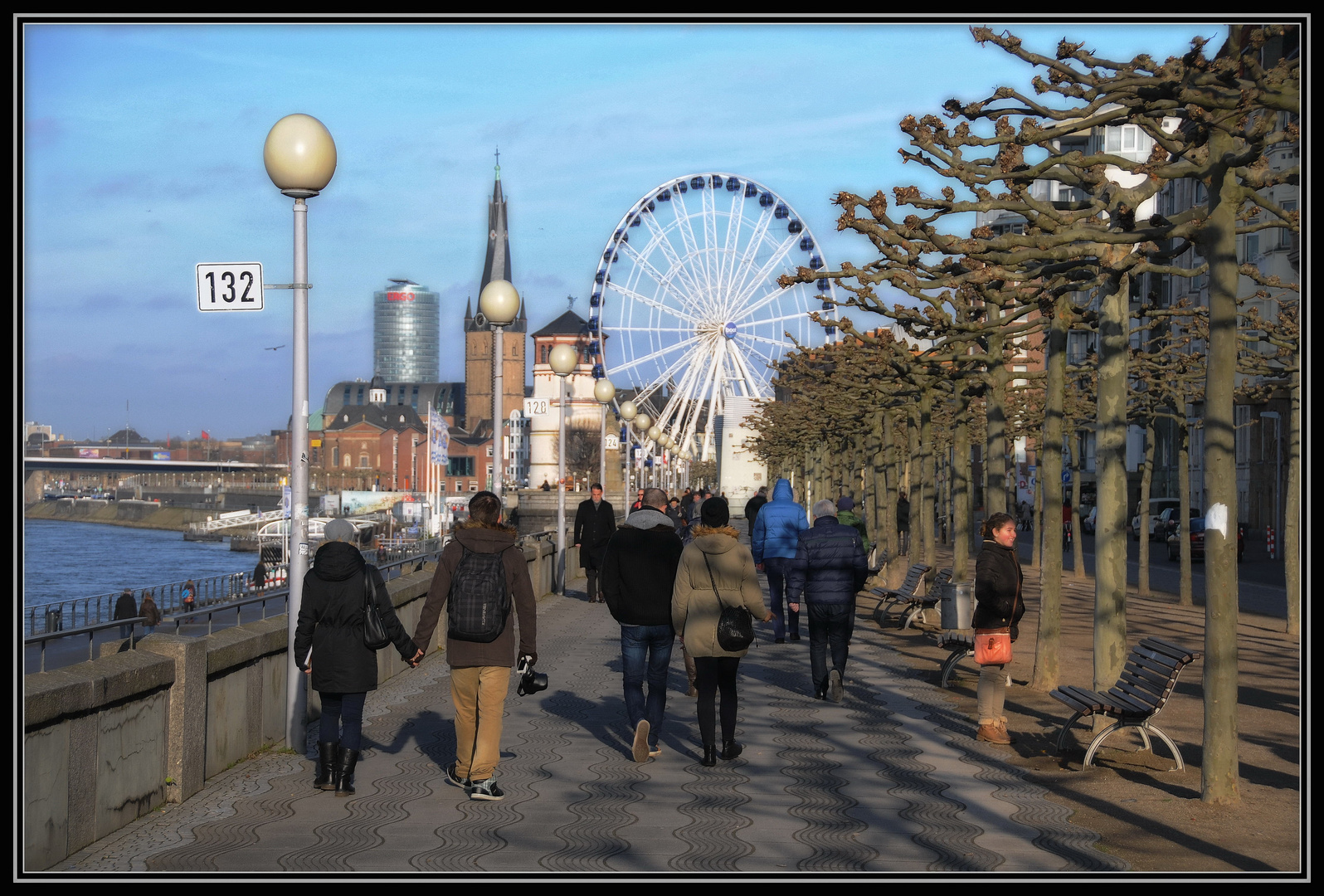 Düsseldorf - An der Rheinufer-Promenade