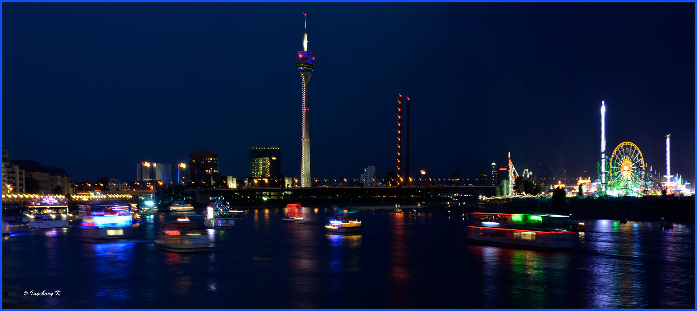 Düsseldorf - Auffahrt der Schiffe vor dem Feuerwerk
