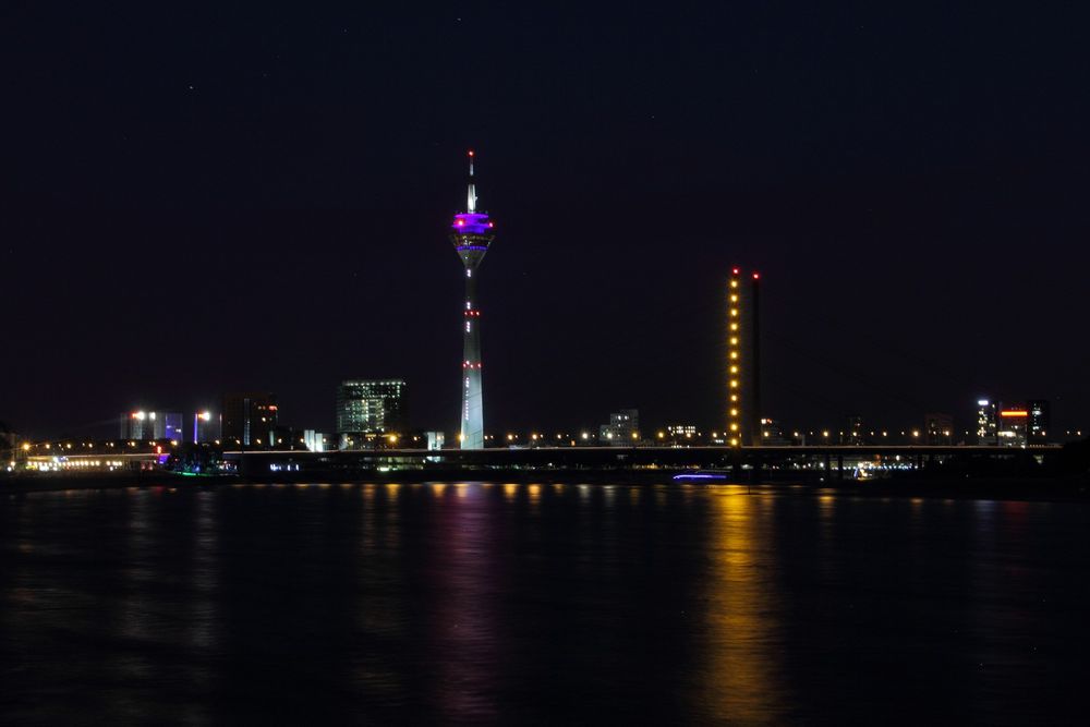 Düsseldorf bei Nacht 1