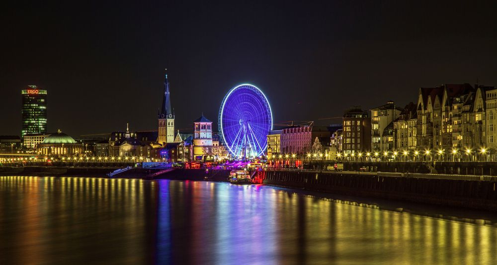 Düsseldorf bei Nacht