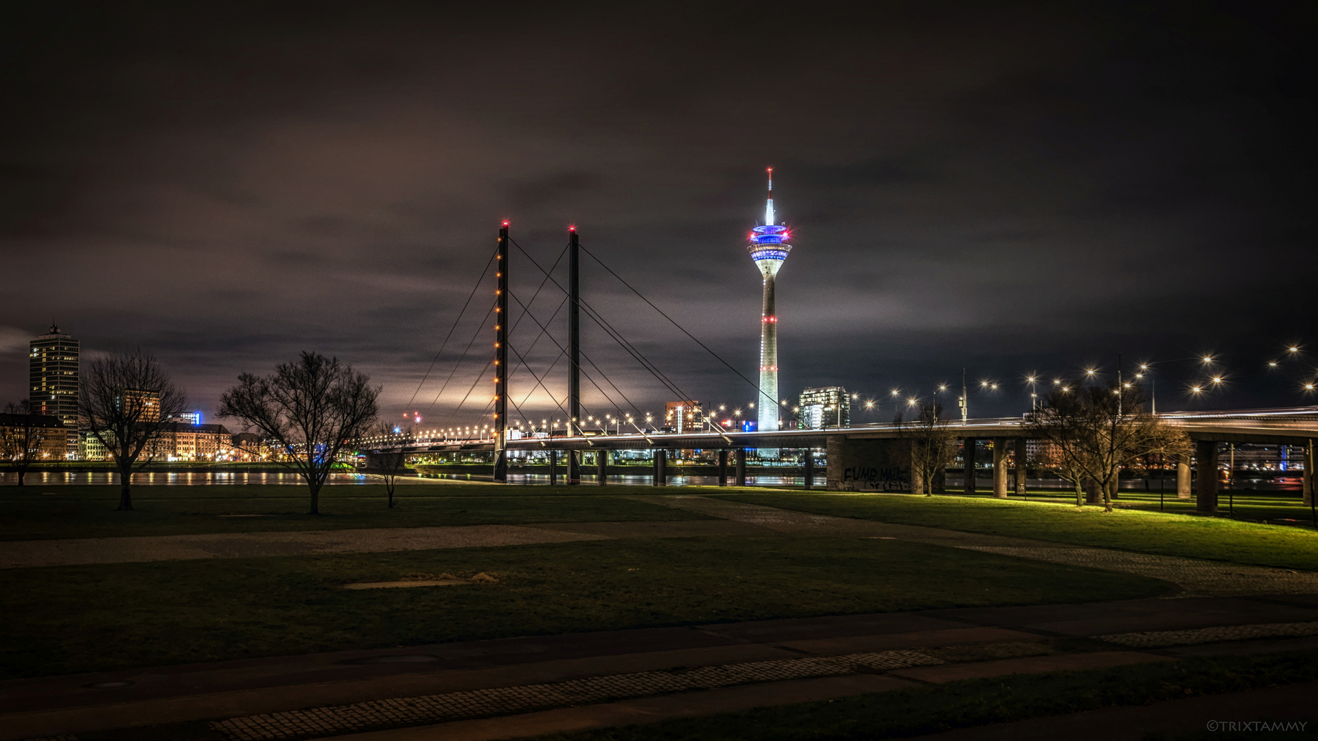 Düsseldorf bei Nacht