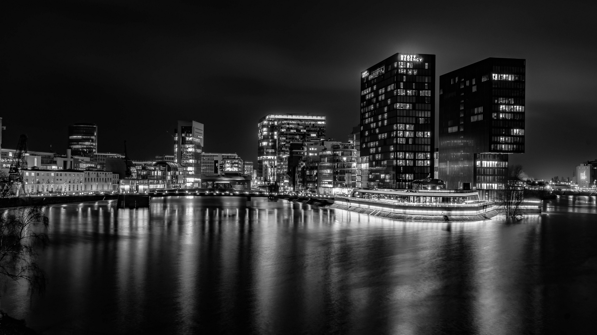 Düsseldorf bei Nacht