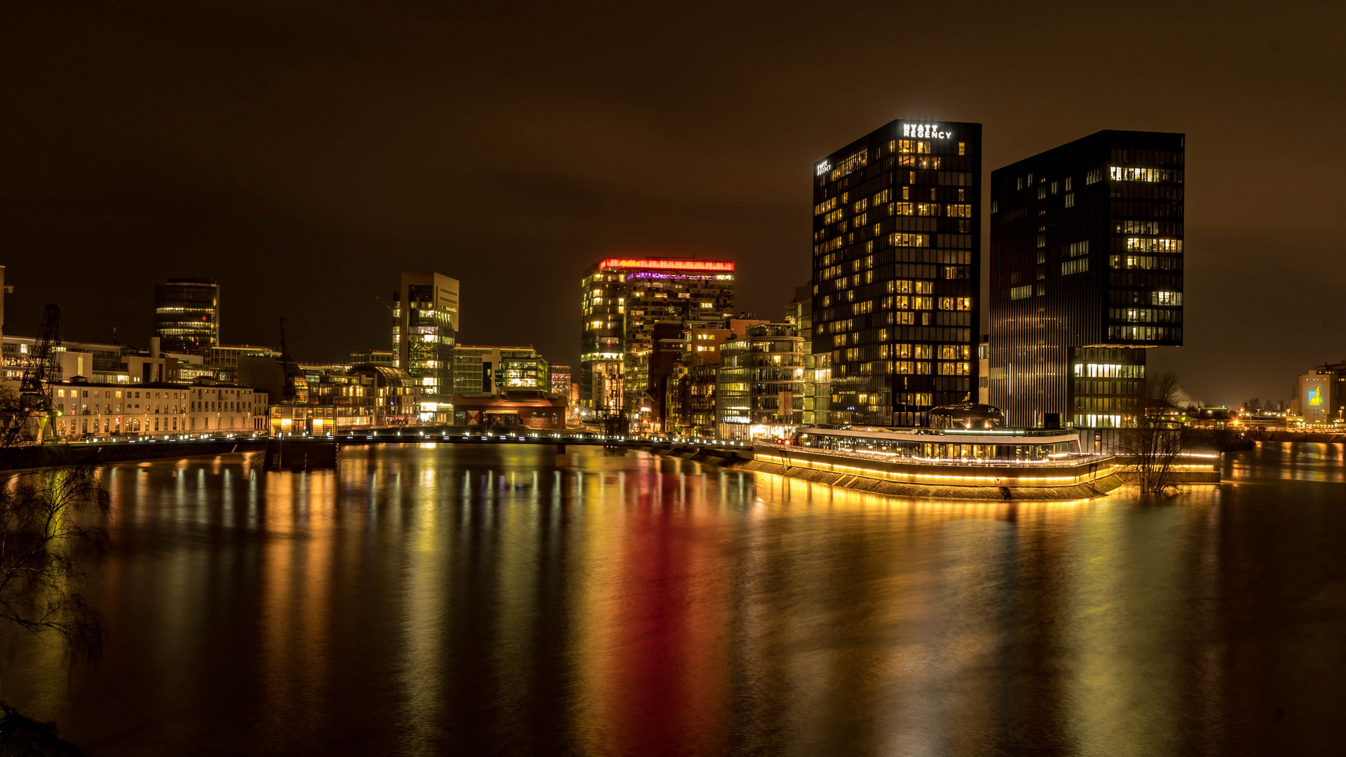 Düsseldorf bei Nacht