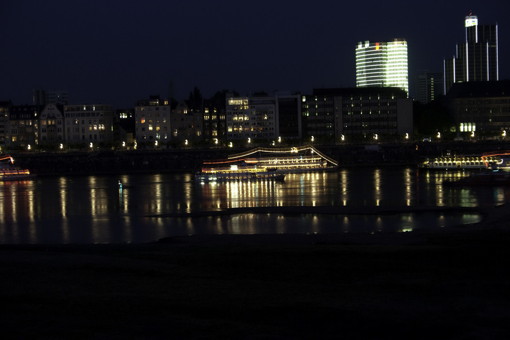 düsseldorf bei nacht