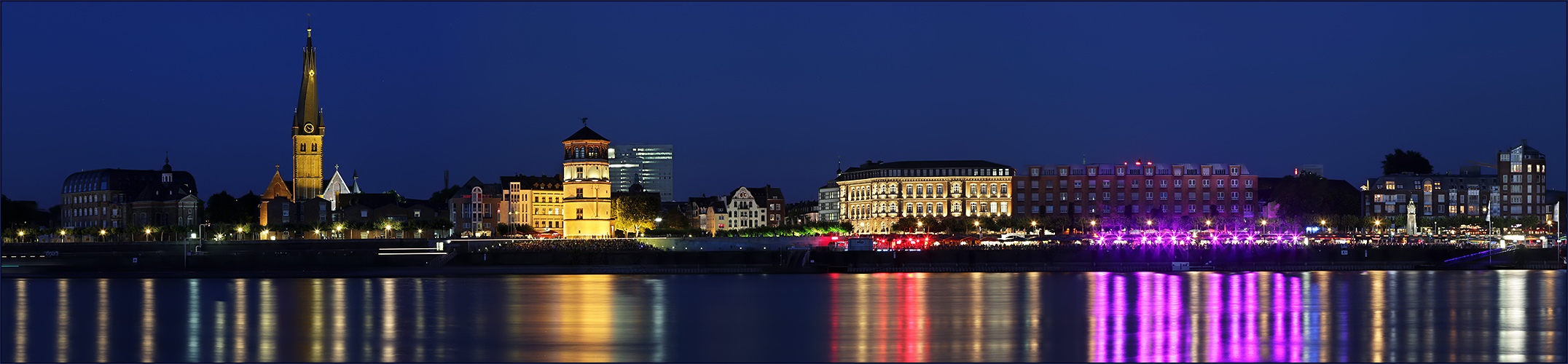 Düsseldorf bei Nacht...