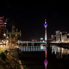 Düsseldorf bei Nacht.