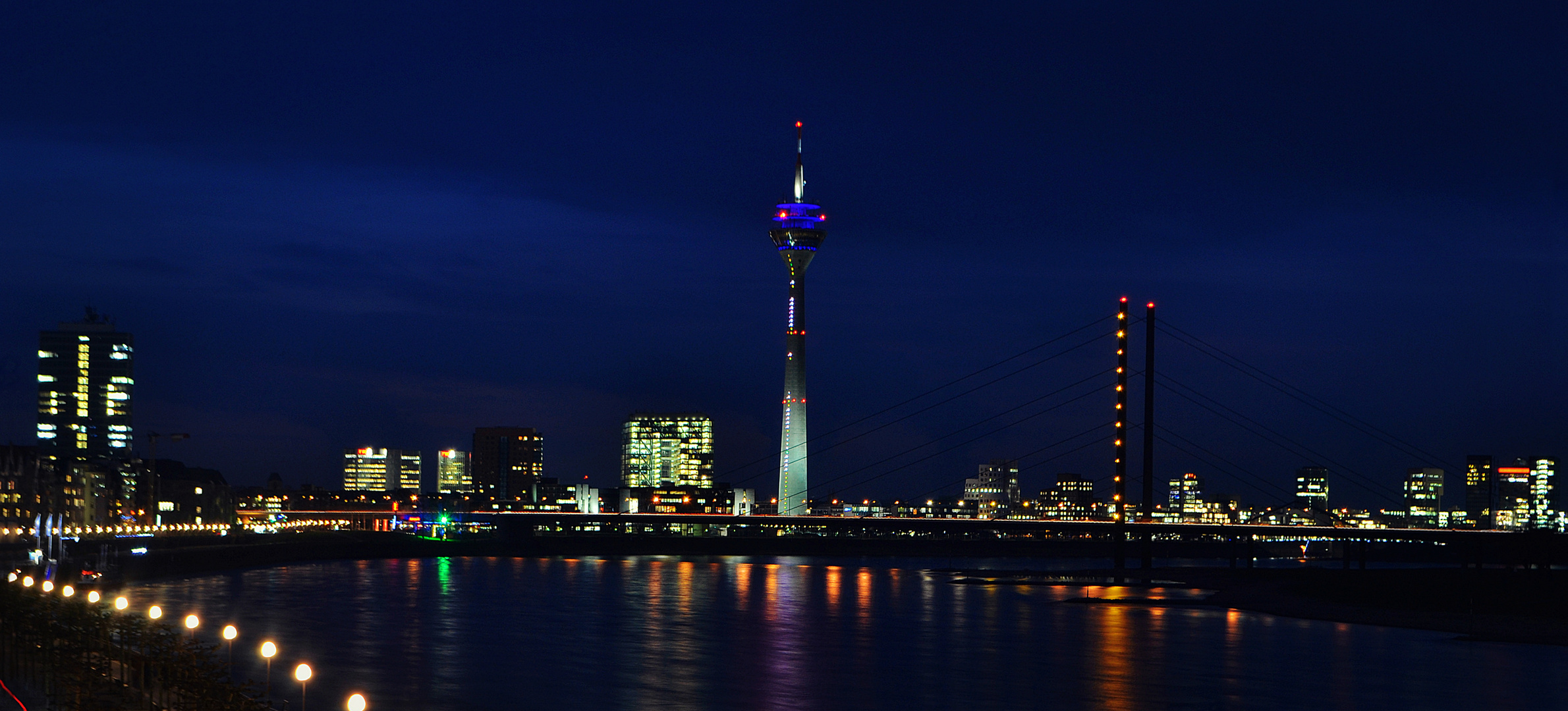 Düsseldorf bei Nacht