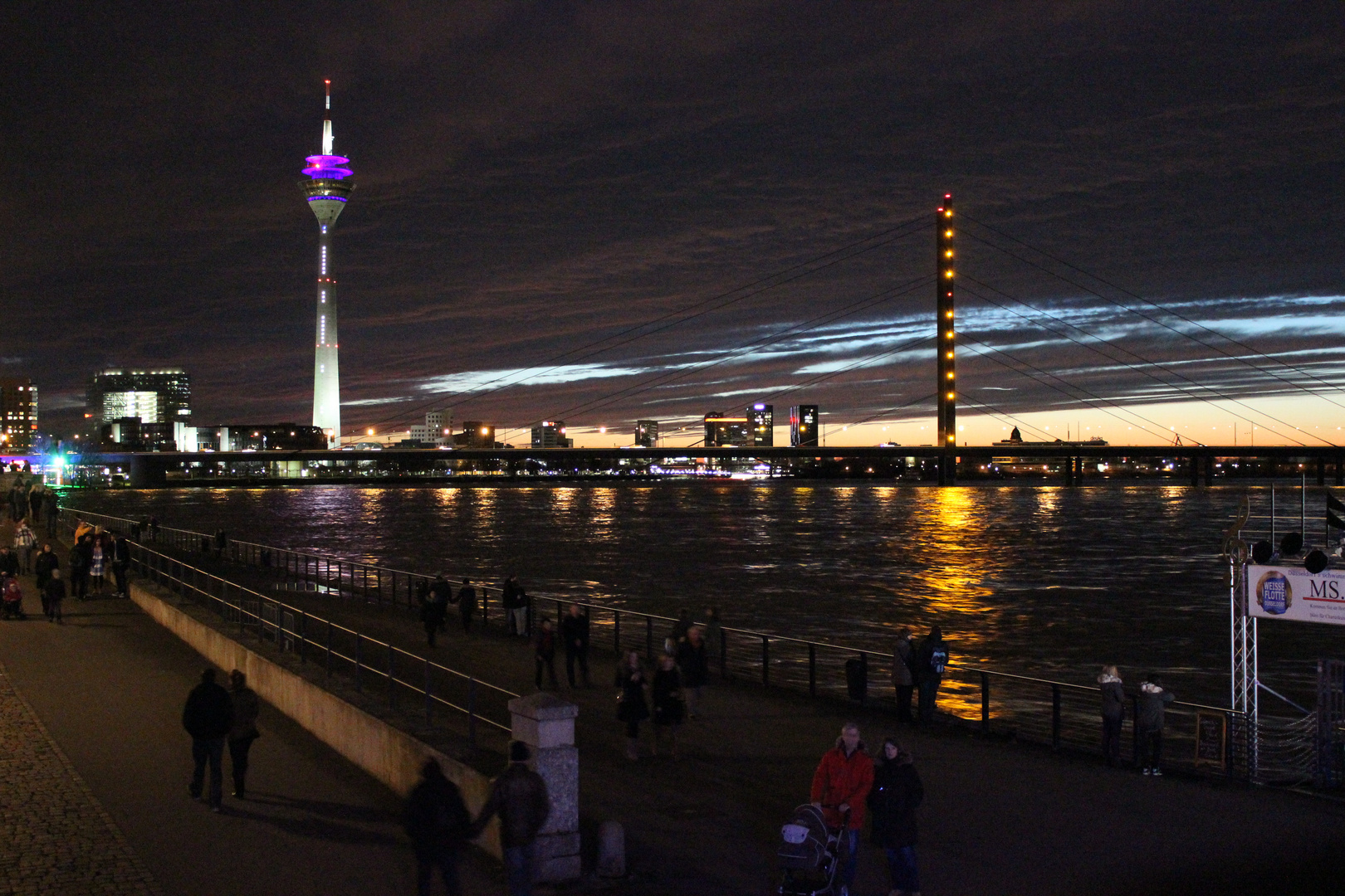 Düsseldorf bei Nacht