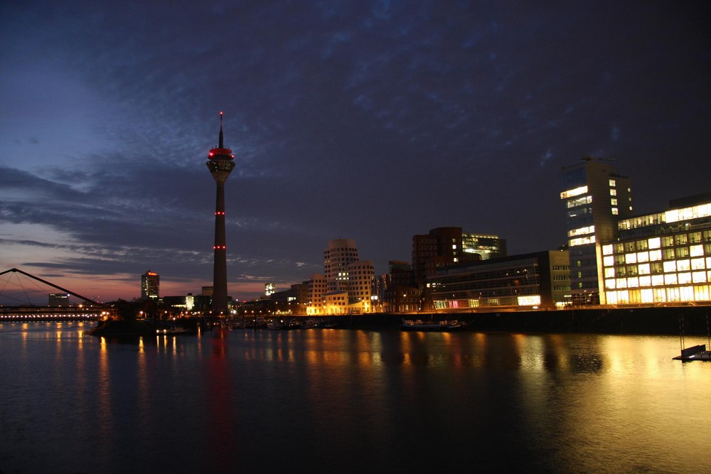 düsseldorf bei nacht