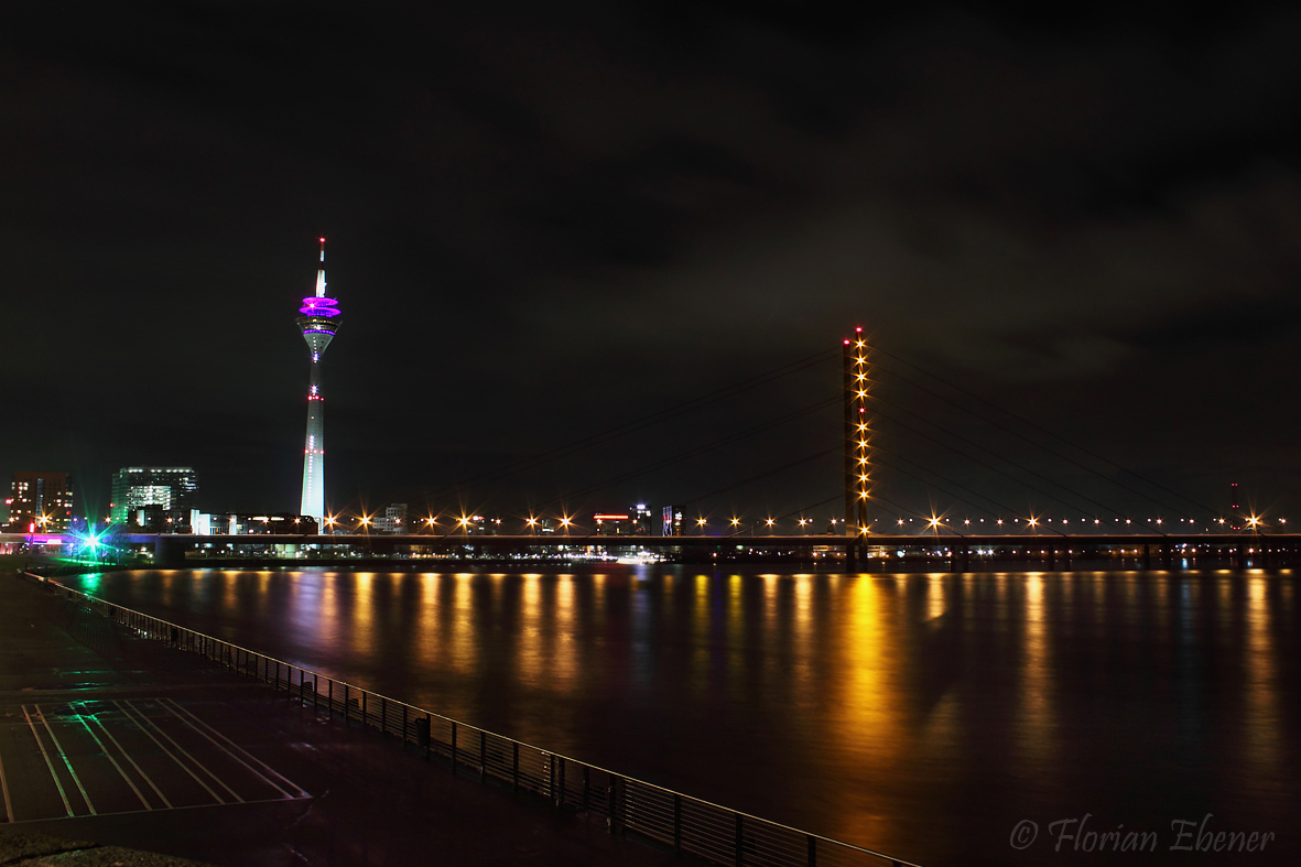 Düsseldorf bei Nacht