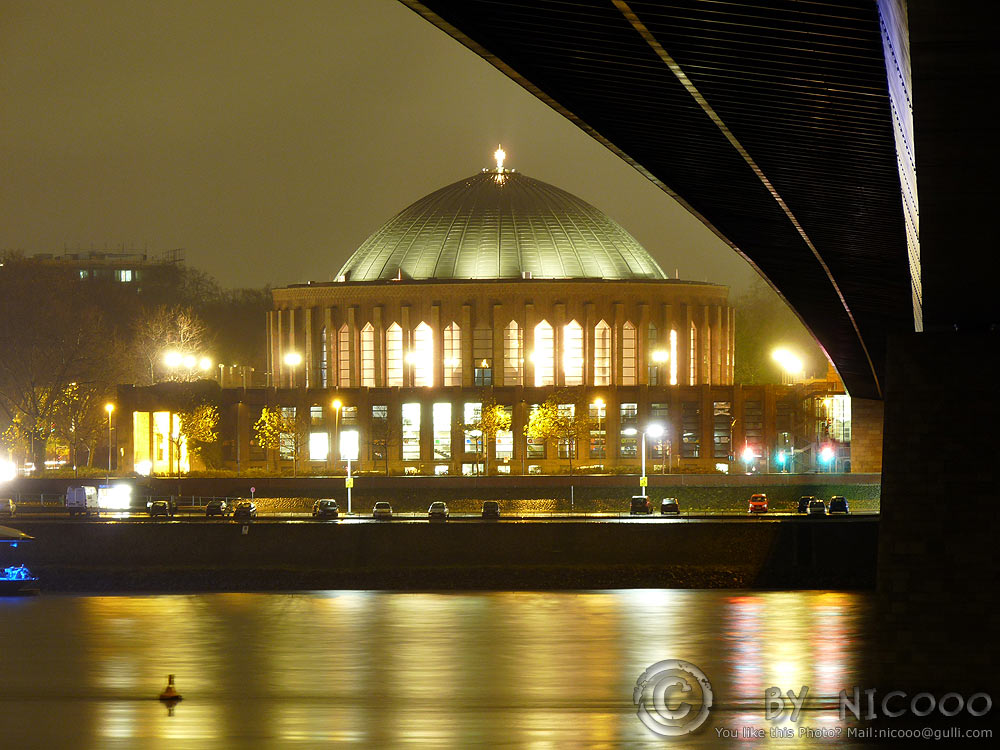 Düsseldorf bei Nacht