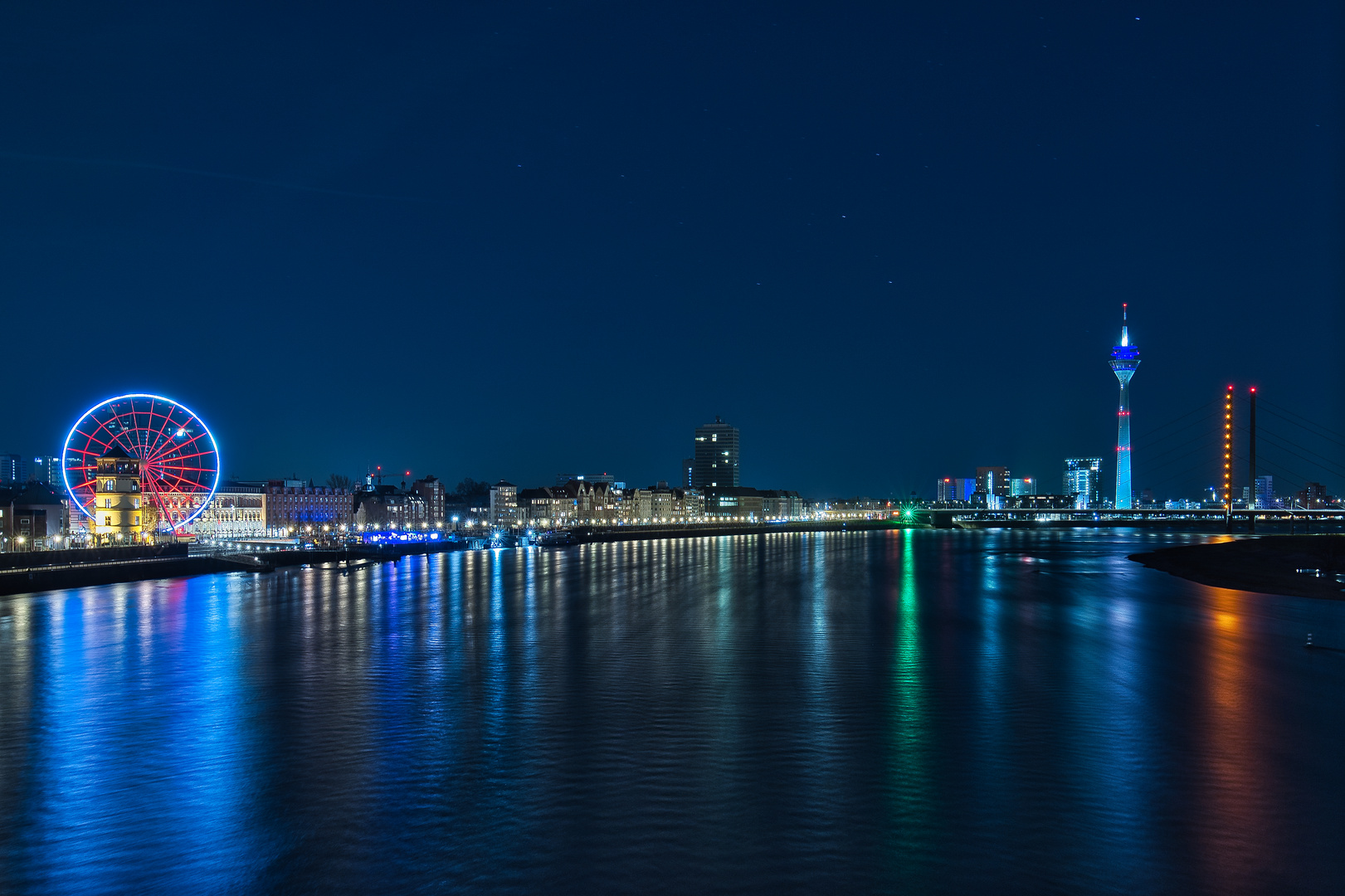 Düsseldorf bei Nacht