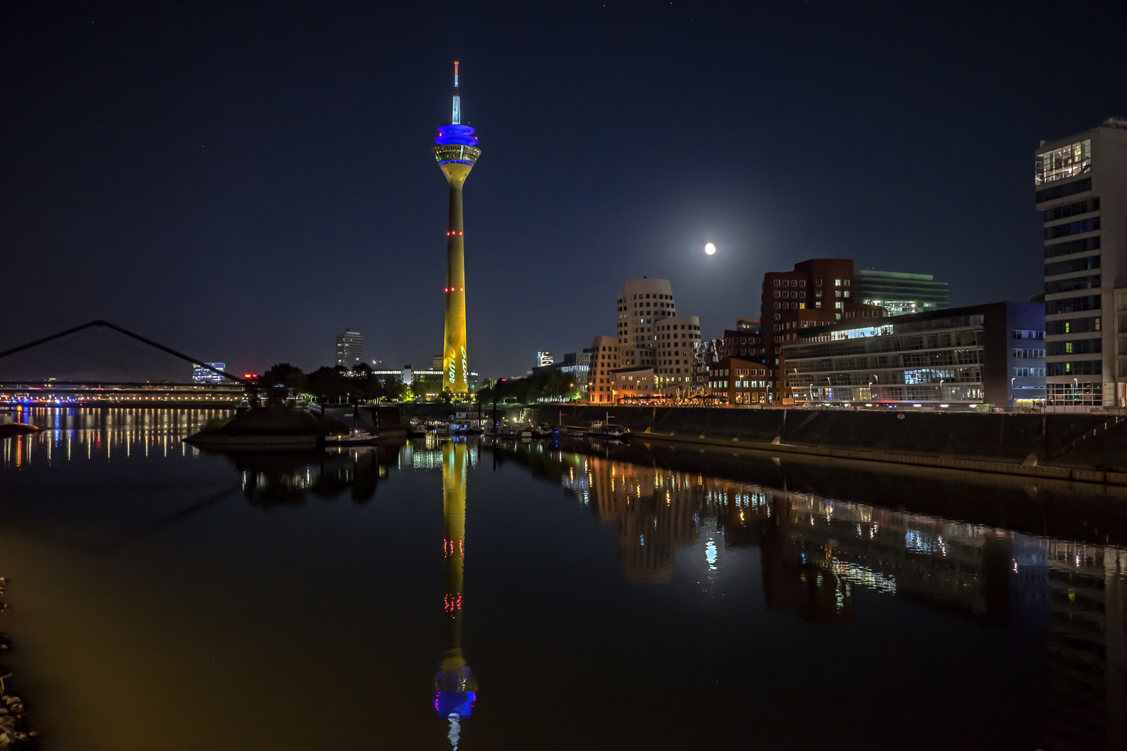 Düsseldorf bei Nacht