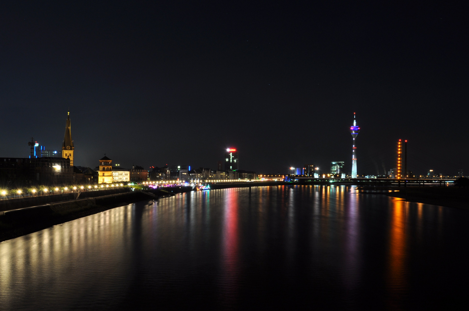 Düsseldorf bei Nacht