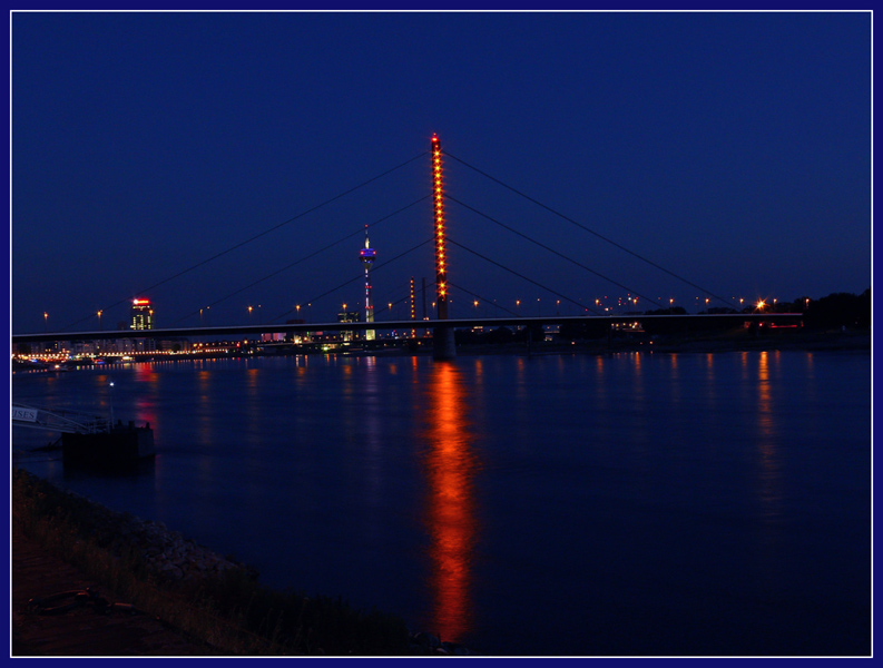 Düsseldorf bei Nacht