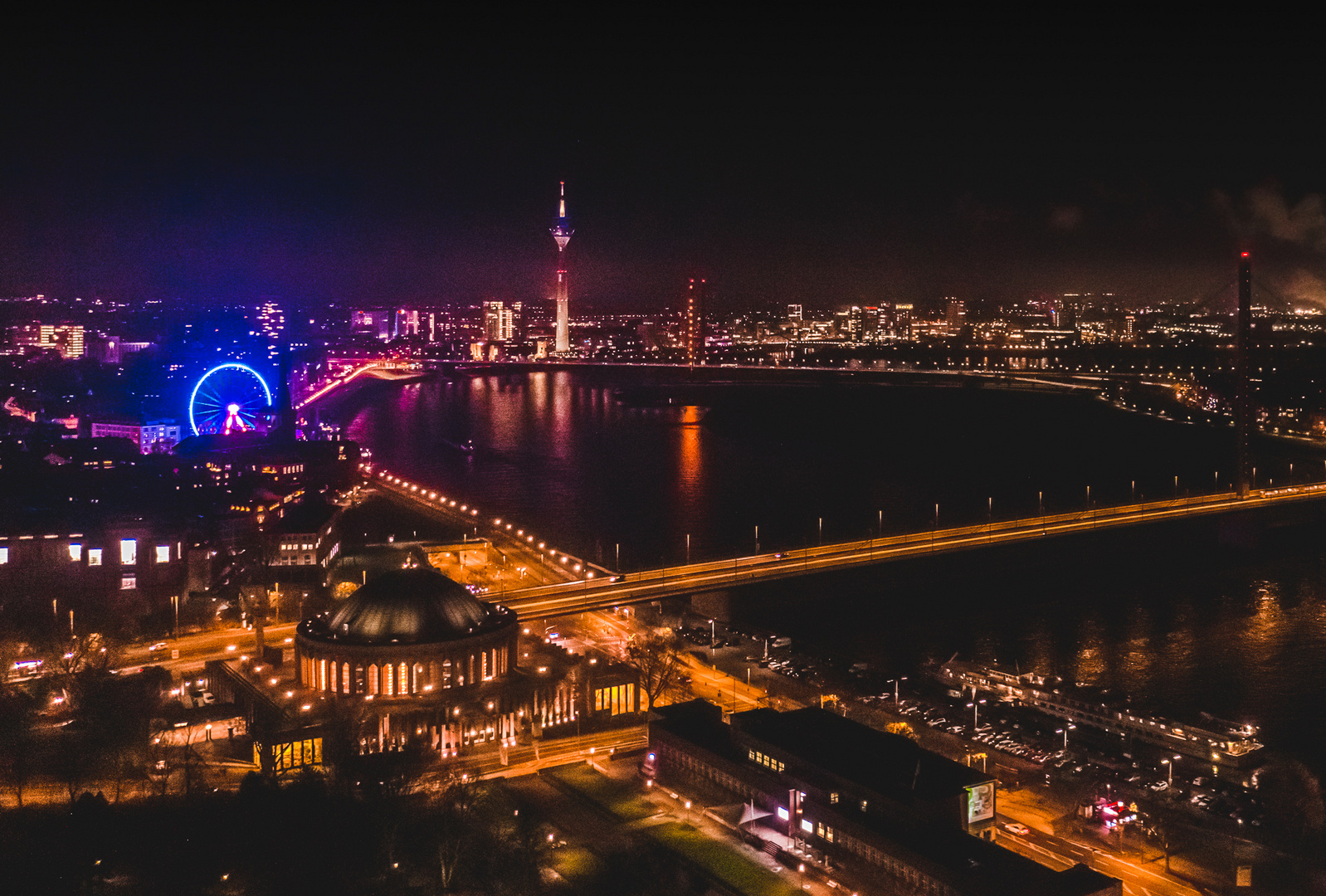 Düsseldorf bei Nacht