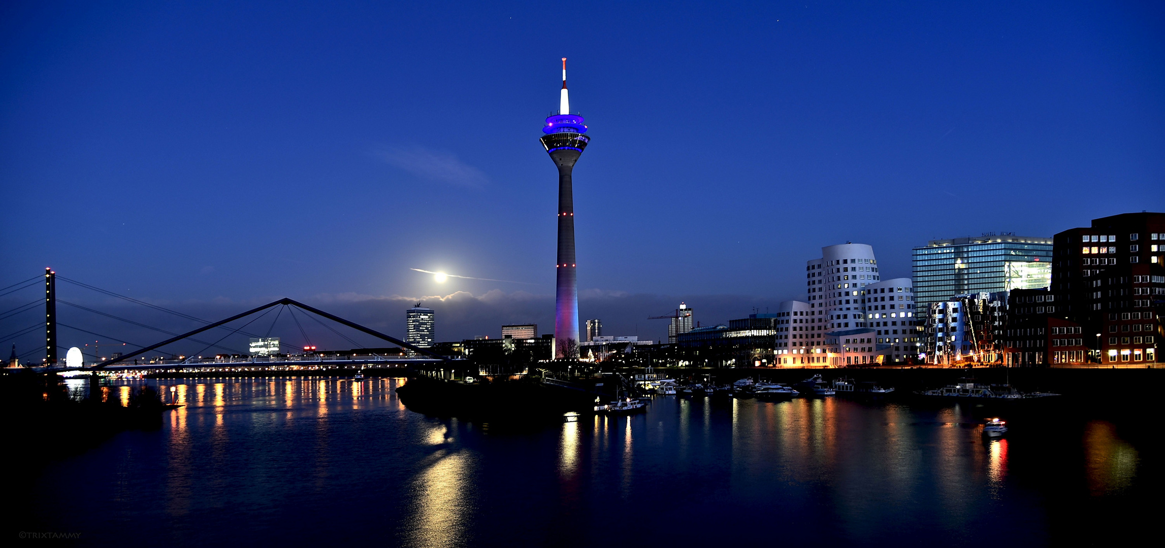 Düsseldorf bei Nacht