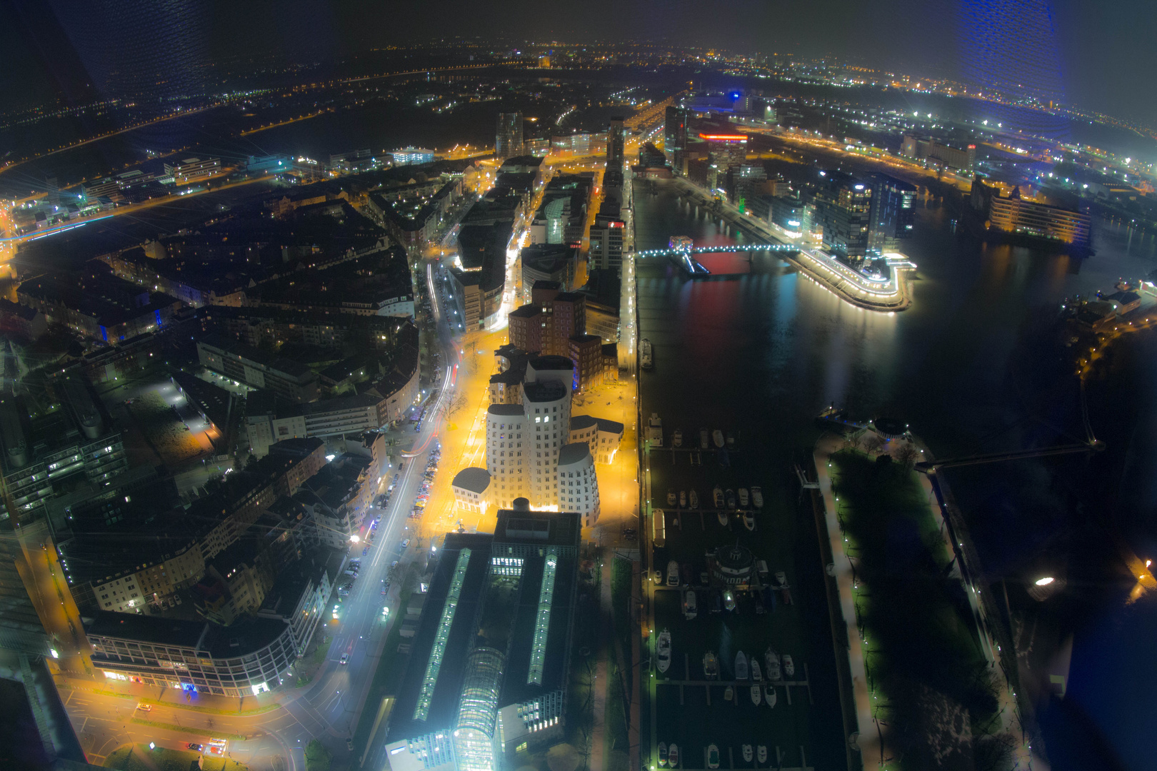 Düsseldorf bei Nacht