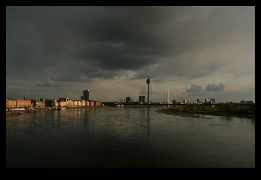 Düsseldorf bei schlechtem Wetter