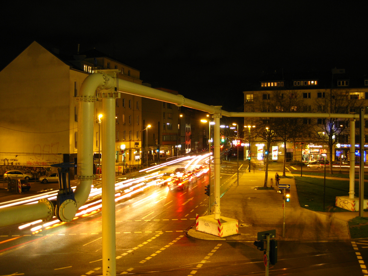 Düsseldorf- Bilk bei Nacht