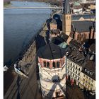 Düsseldorf - Blick vom Riesenrad auf den Schloßturm und das Altstadtufer