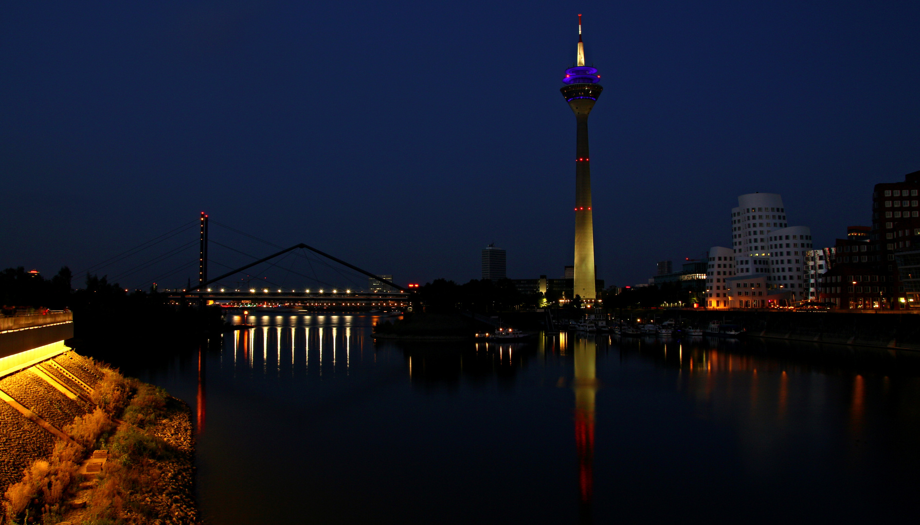 Düsseldorf by Night