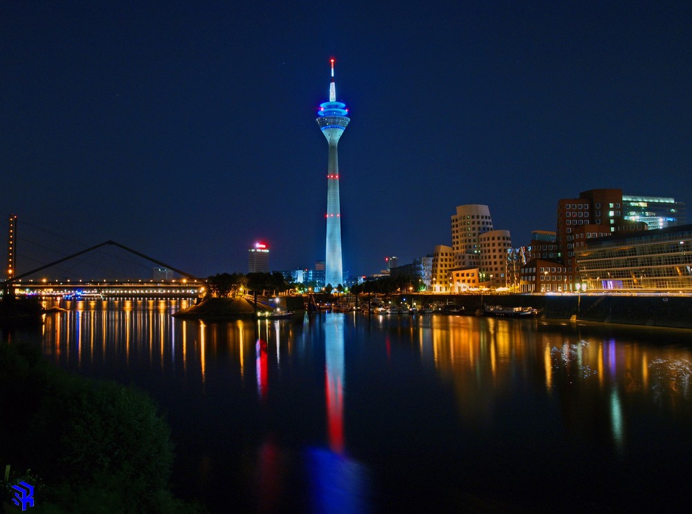 Düsseldorf City @ night