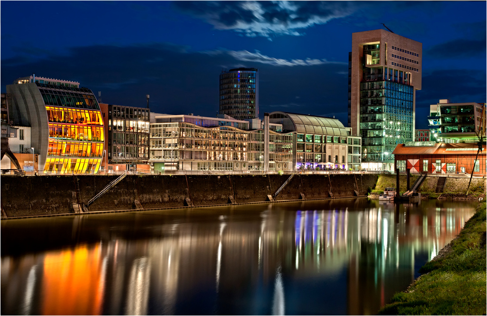 Düsseldorf - Der MedienHafen