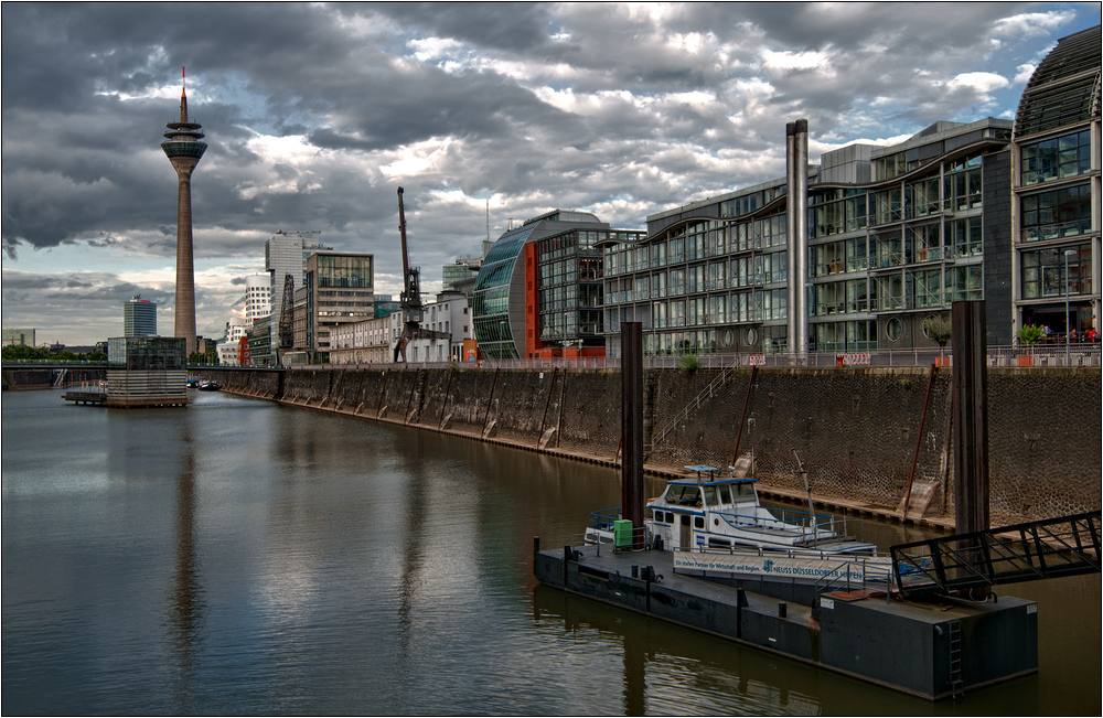 Düsseldorf - Der MedienHafen#*