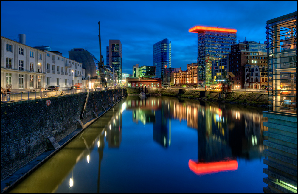 Düsseldorf - Der MedienHafen -Sommer Nacht*