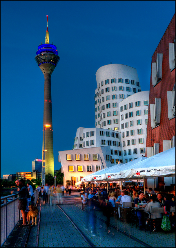 Düsseldorf - Der MedienHafenv - Sommernacht**