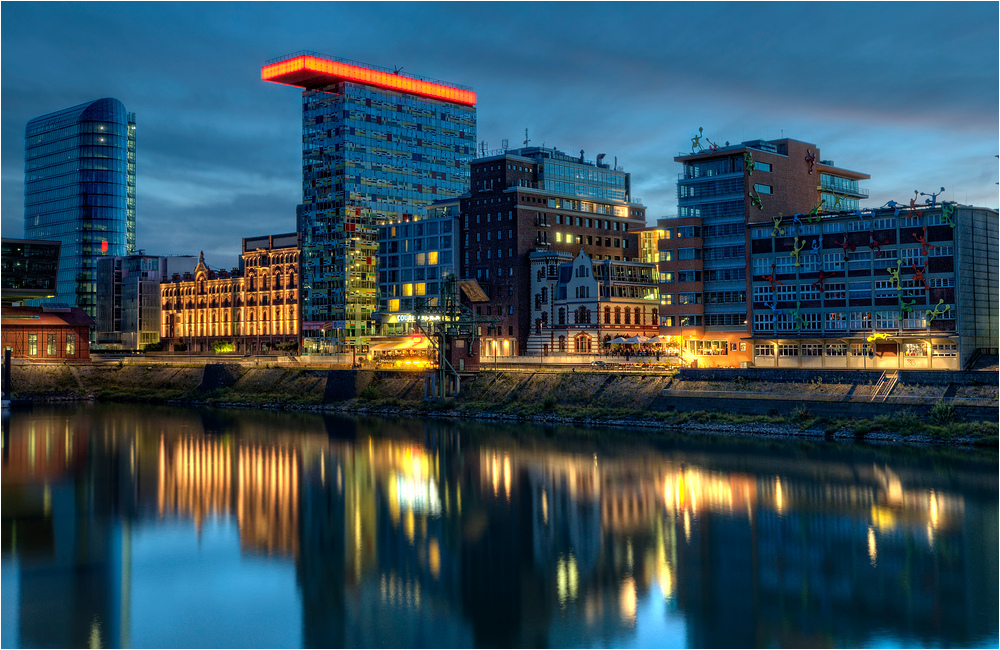 Düsseldorf - Der MedienHafenv - Sommernacht