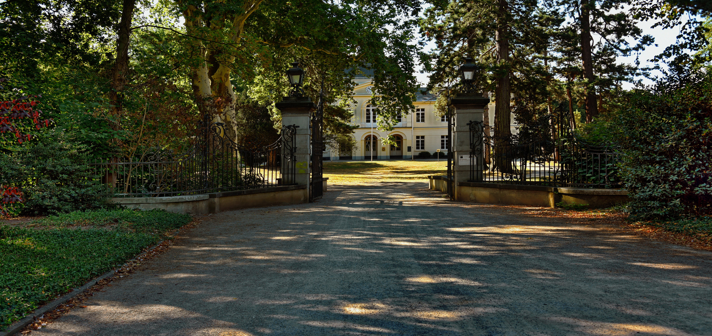 Düsseldorf - Der Schlosspark Eller -