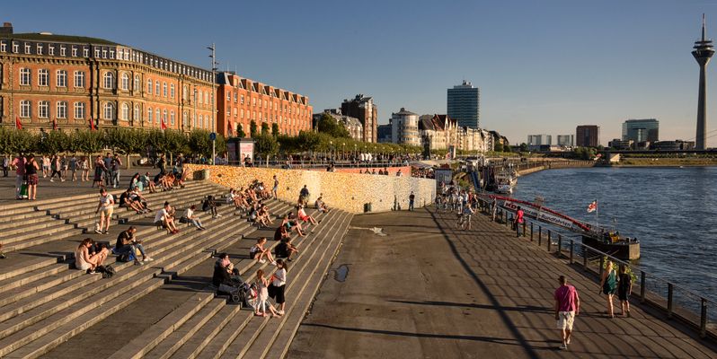  Düsseldorf  die letzte Sonne genießen