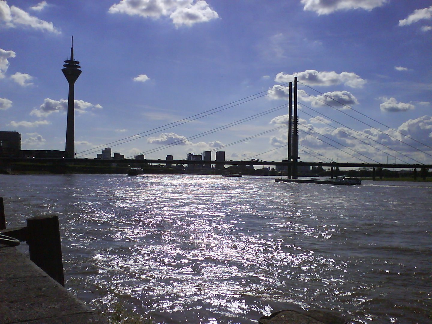 Düsseldorf, die schöne Stadt am Rhein