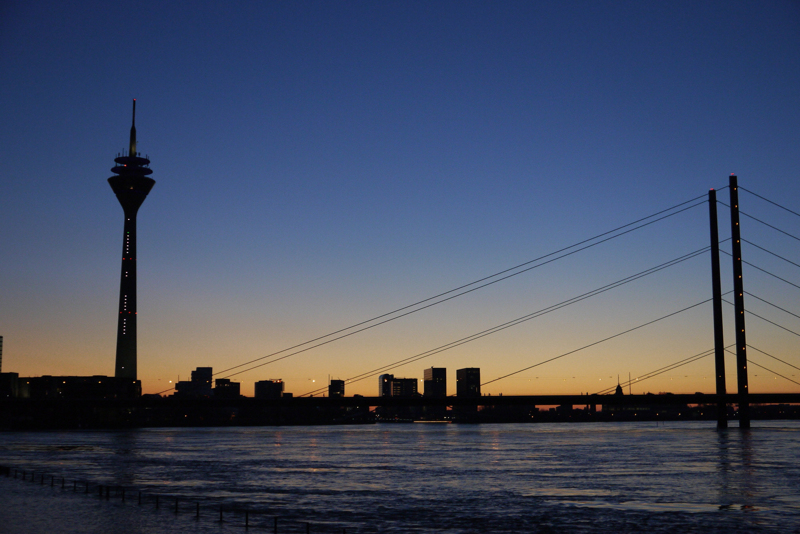 Düsseldorf - Ein Januar Abend