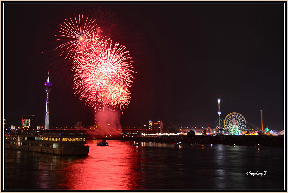 Düsseldorf - Feuerwerk - das letzte Foto