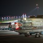 Düsseldorf Flughafen bei Nacht