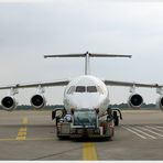 Düsseldorf - Flughafen - Maschine an der "Angel"